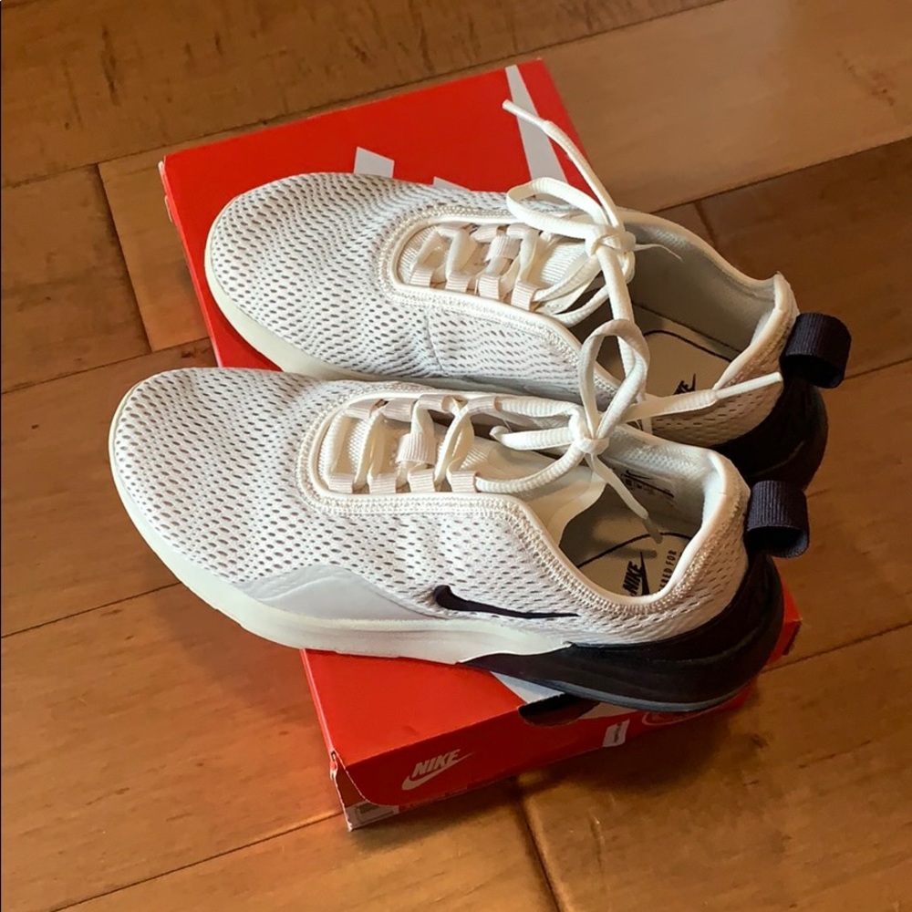 Nike Air Max Morion Sneakers
